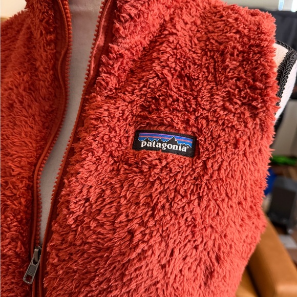 Patagonia Women's Burnished Red Fleece Vest NWT - Picture 4 of 15
